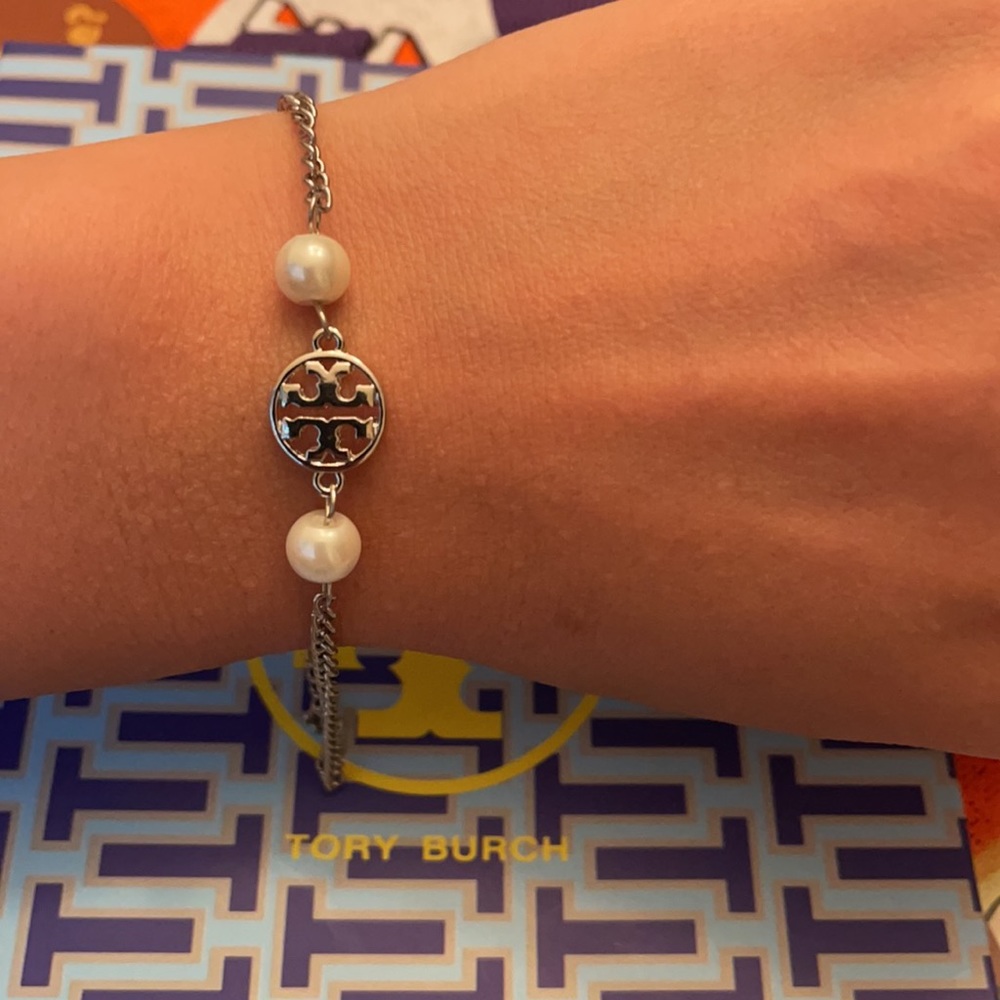 TORY BURCH silver and crystal pearl bracelet - Picture 2 of 3